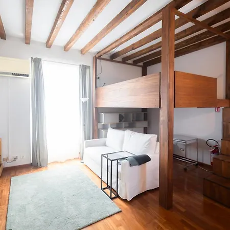 Appartement Elegant Navigli View Loft Milan