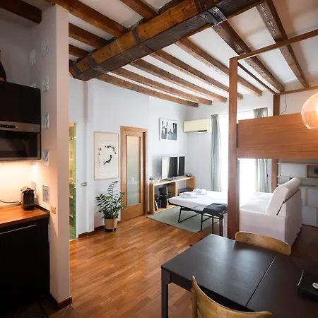 Elegant Navigli View Loft * Milan